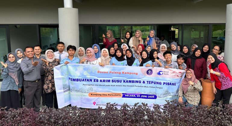 dosen pulang kampung
