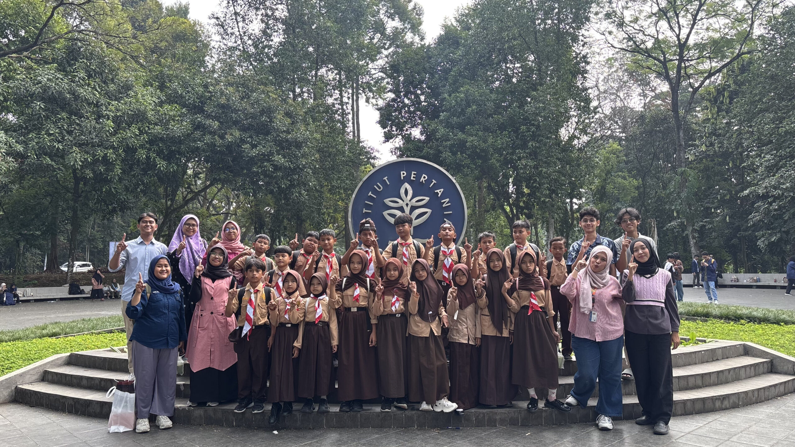 Kegiatan Outing Class Siswa SD di IPB University